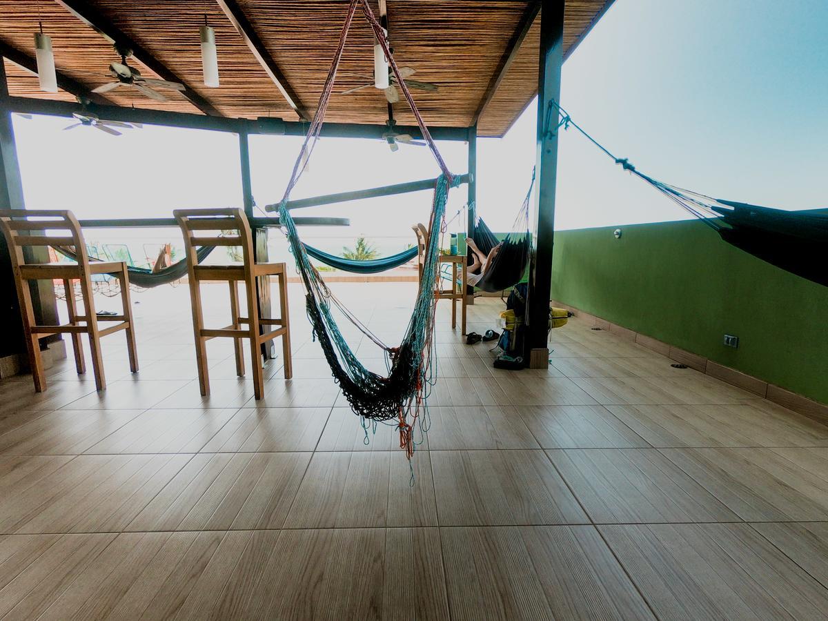 Room2Board Hostel And Surf School Jacó Esterno foto