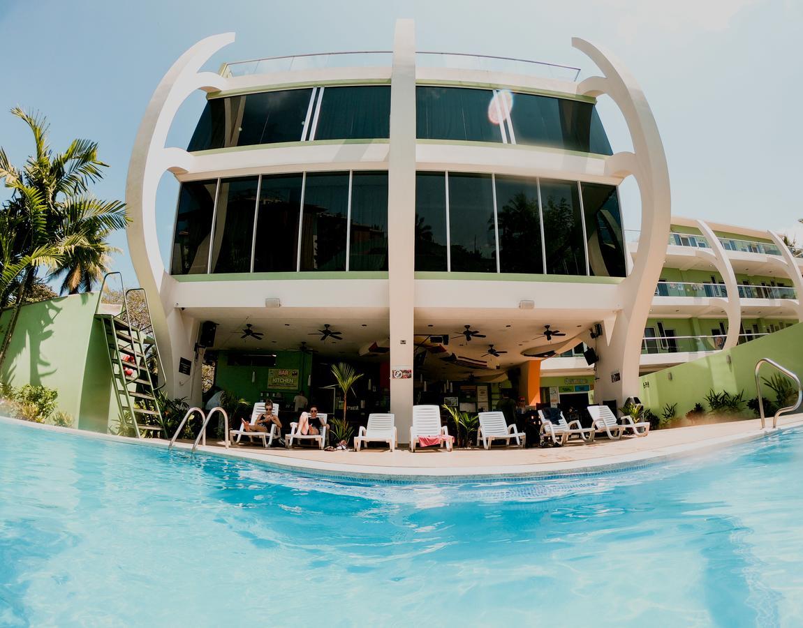 Room2Board Hostel And Surf School Jacó Esterno foto